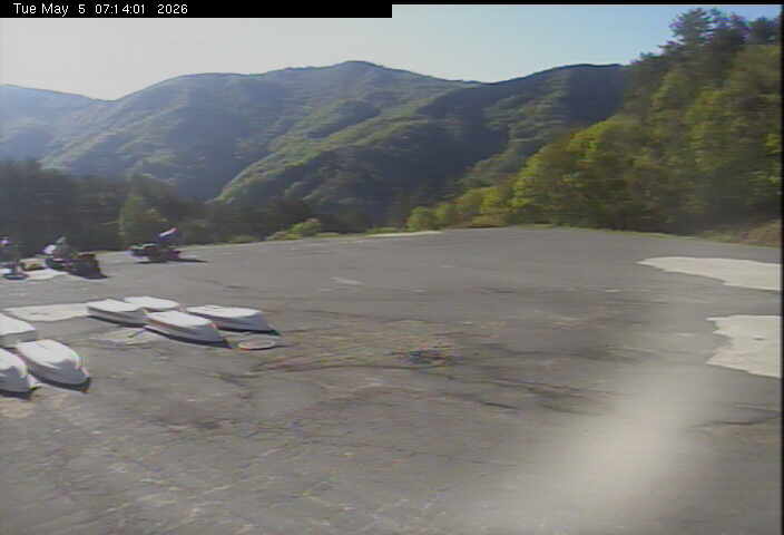 恐羅漢ロッジ前駐車場