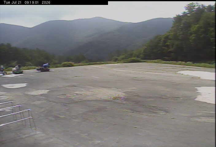 恐羅漢ロッジ前駐車場