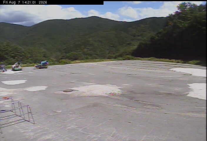恐羅漢ロッジ前駐車場