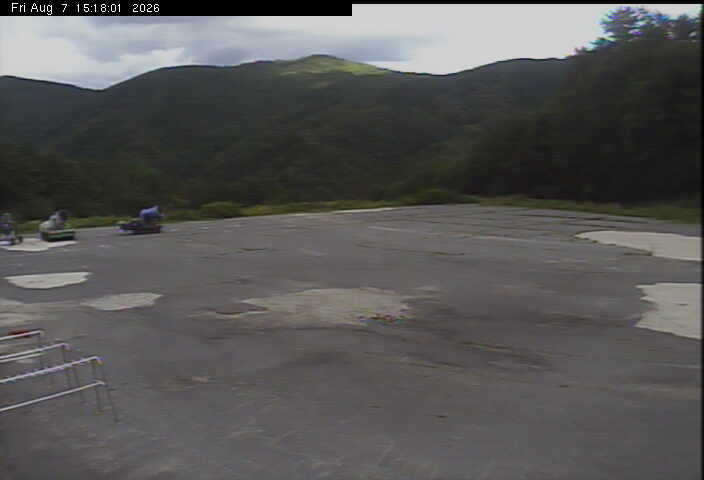 恐羅漢ロッジ前駐車場